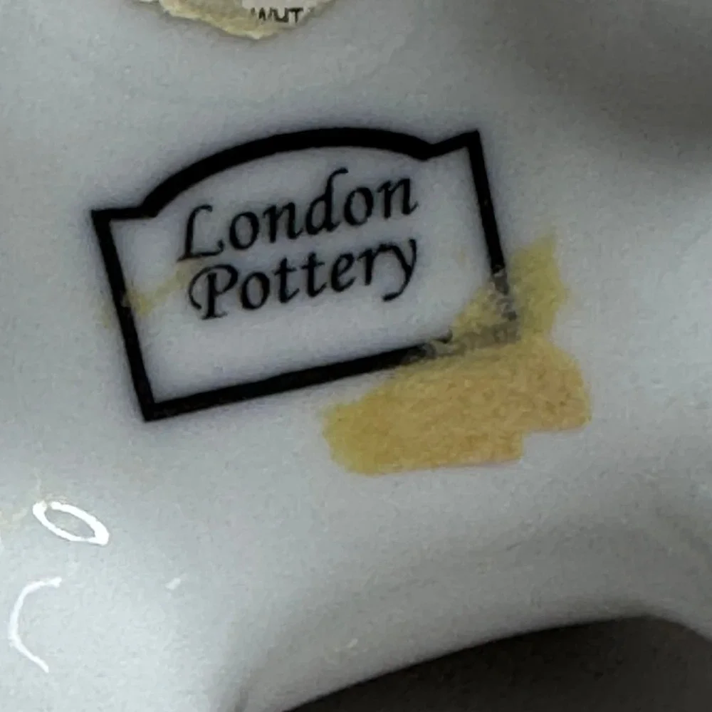 London‎ Pottery White Ceramic Elephant Teapot With Lid